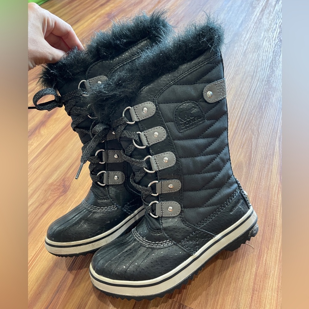 Girls Sorel Tofino II Boots Size 1